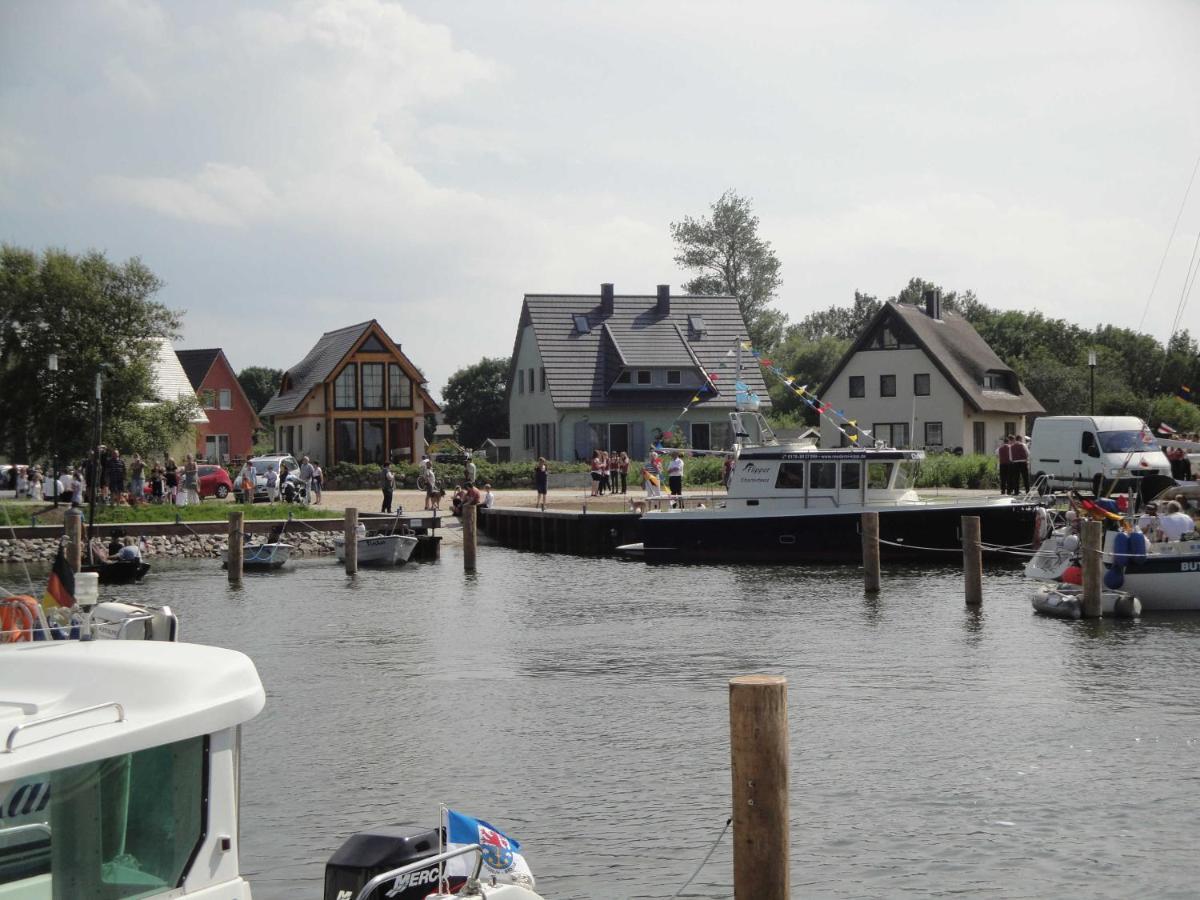 Ferienhaus Boddenblick Und Kranich Vieregge Екстериор снимка